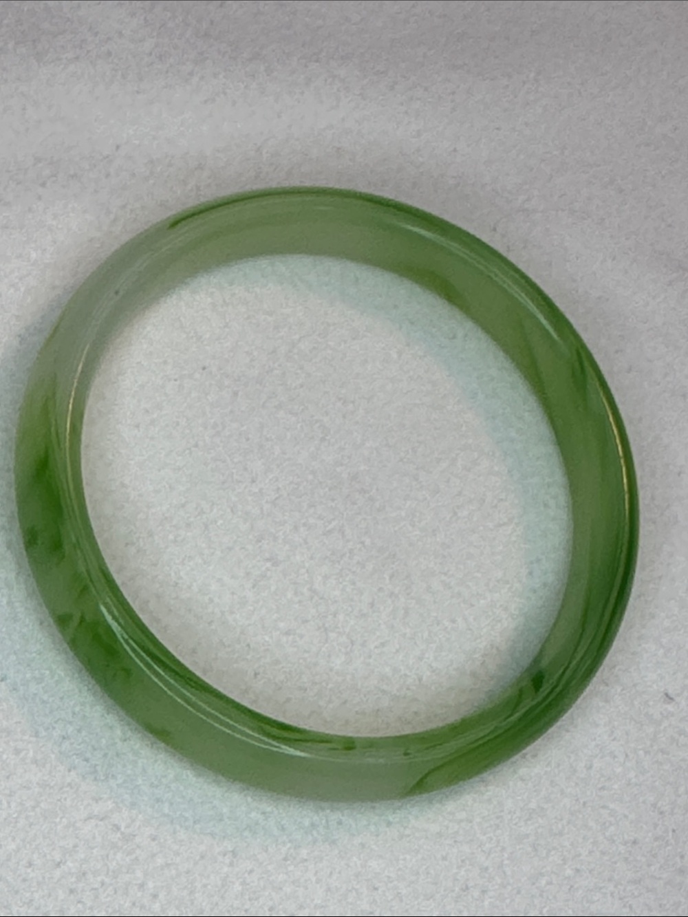 Green Jade-Style Bakelite Bangle Bracelet for Women